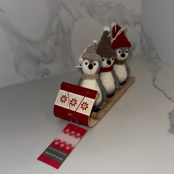 Penguin Trio on Sleigh Decor - Picture 3 of 5